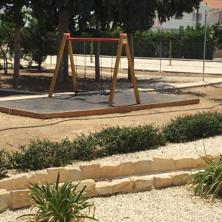 Poolside 2 Bedroom Apt, Paphos Riviera, Universal Area Екстериор снимка