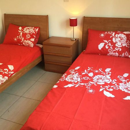 Poolside 2 Bedroom Apt, Paphos Riviera, Universal Area Екстериор снимка