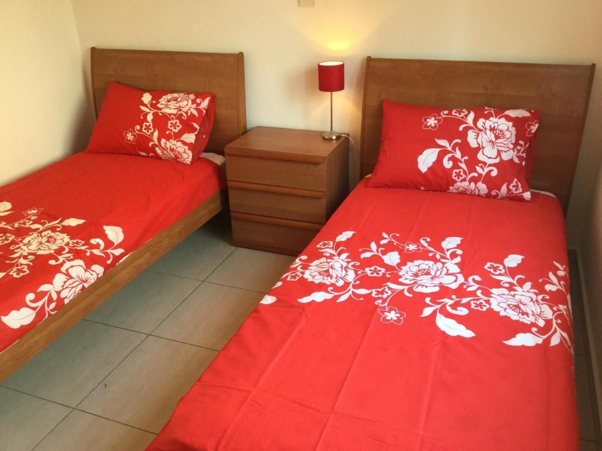 Poolside 2 Bedroom Apt, Paphos Riviera, Universal Area Екстериор снимка