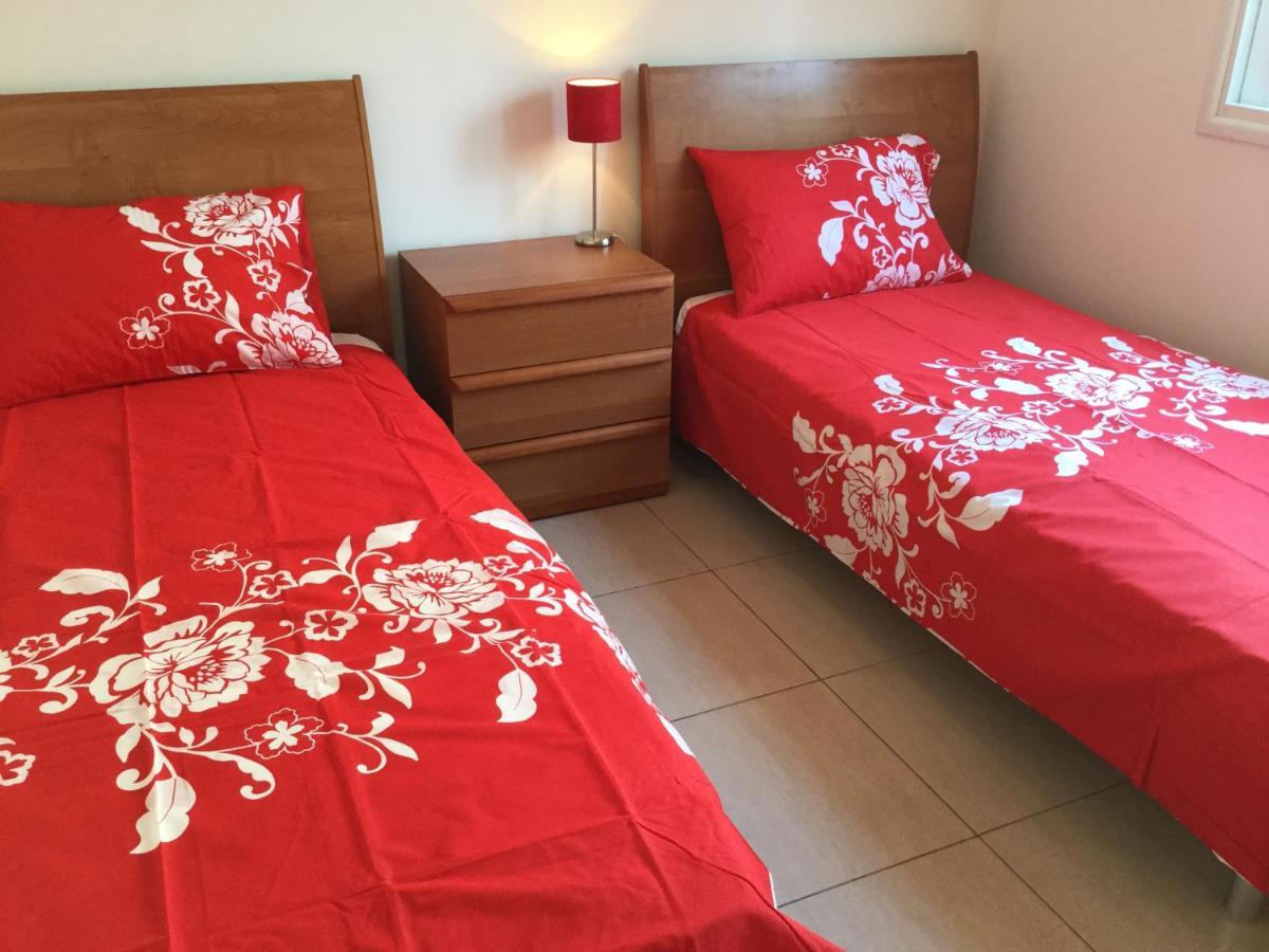 Poolside 2 Bedroom Apt, Paphos Riviera, Universal Area Екстериор снимка